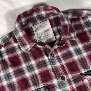 Aeropostale mens burgundy black plaid flannel long sleeve pocket shirt - size M